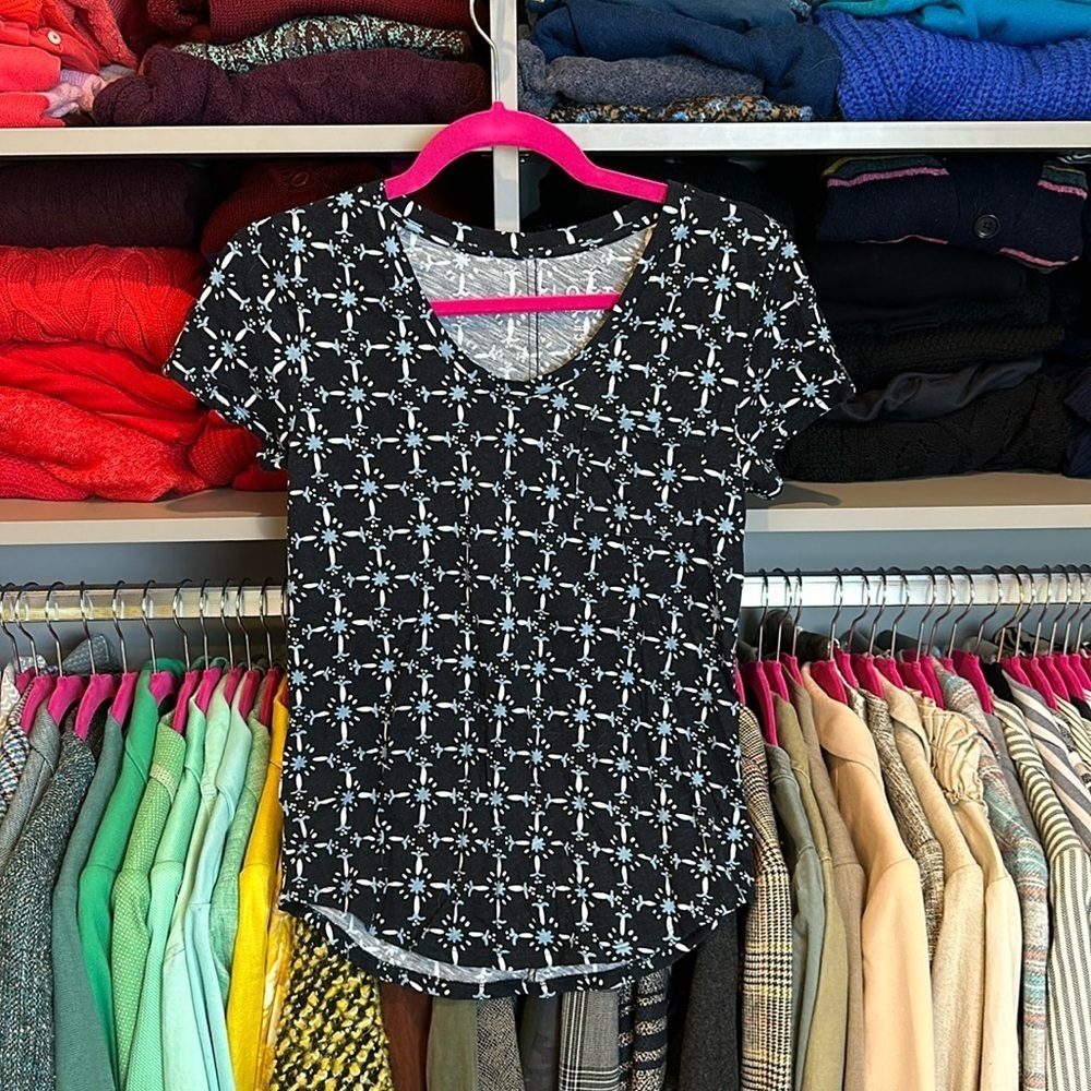 Loft navy/blue/white print short sleeve scoop neck t shirt size XS​